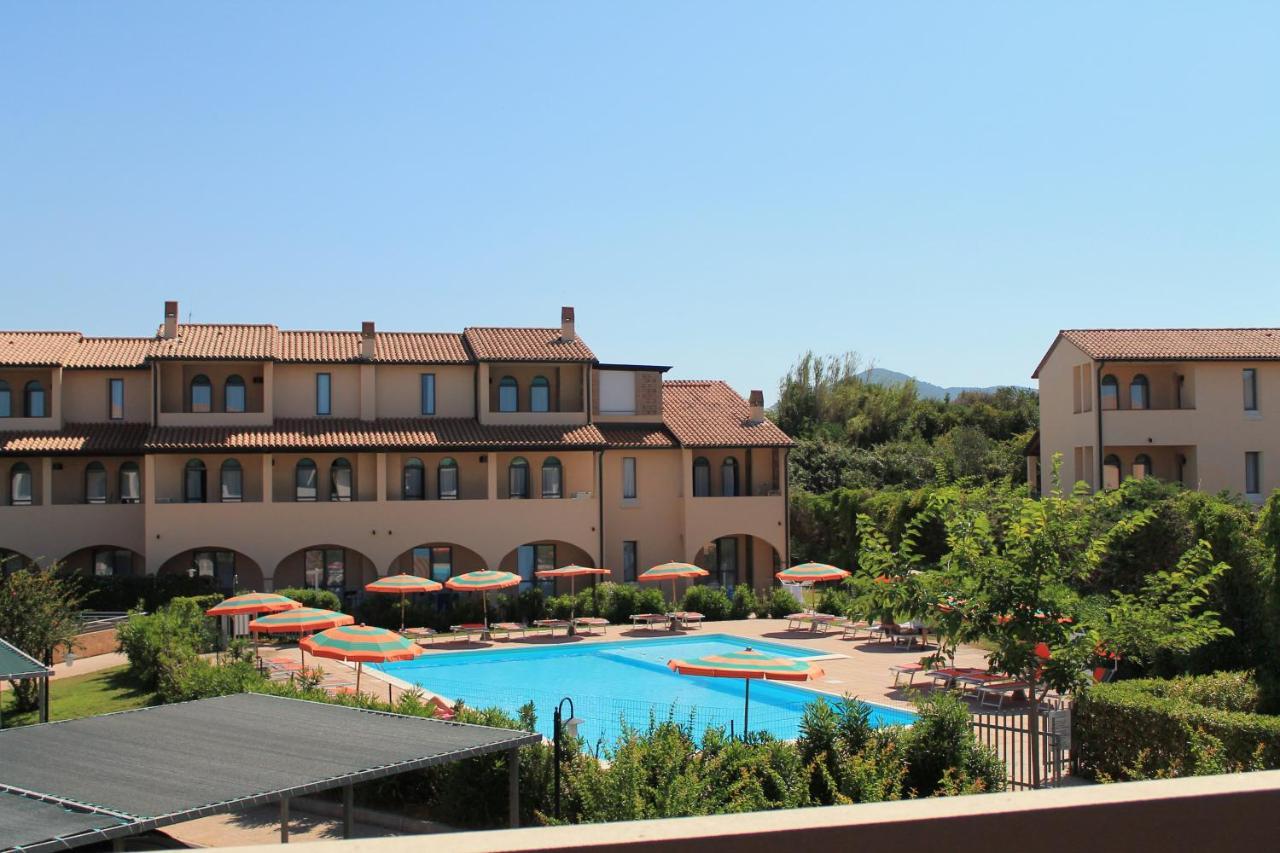 Residenza Dei Cavalleggeri Сан Винченцо Екстериор снимка