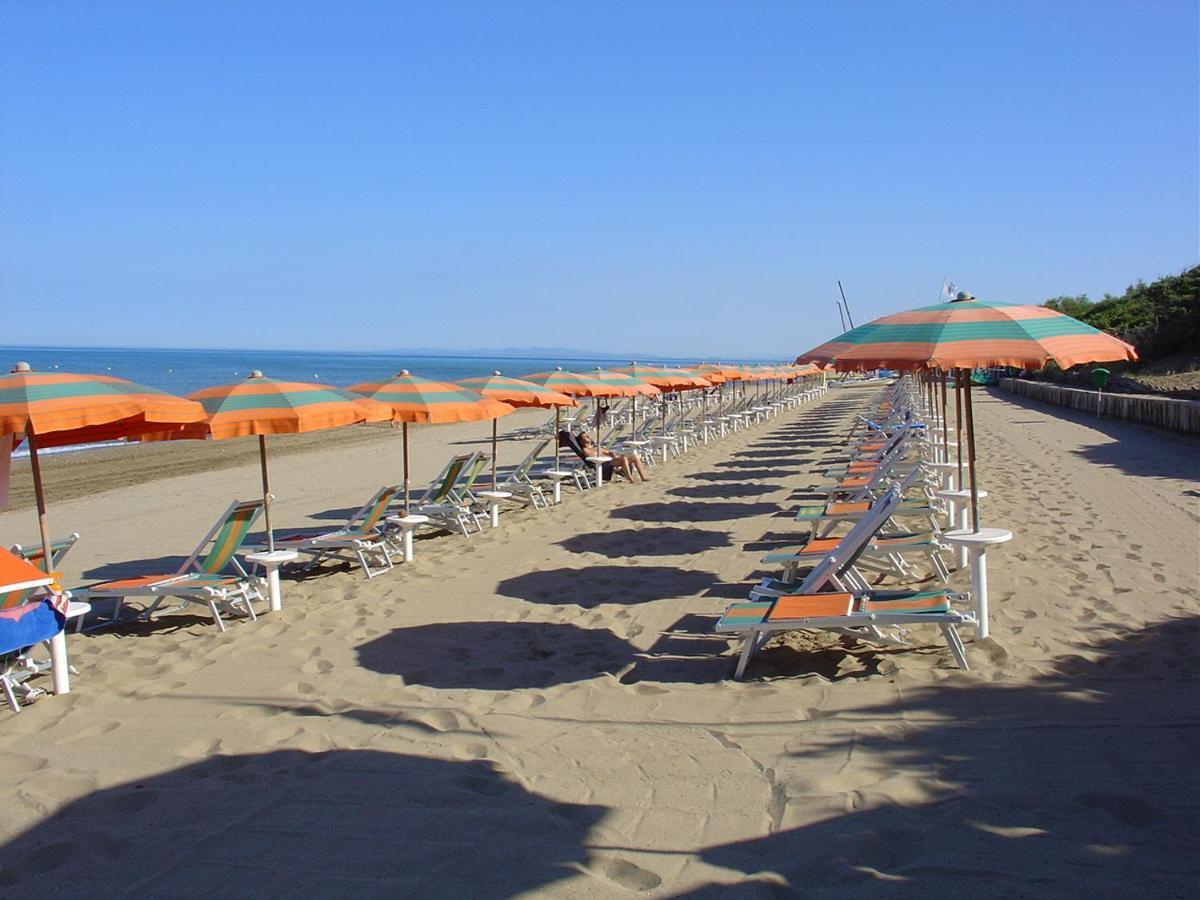 Residenza Dei Cavalleggeri Сан Винченцо Екстериор снимка